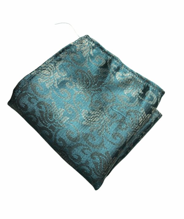 Closed Ascot with matching Pocket Square Set - Image 2