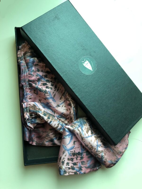 Closed Ascot with matching Pocket Square Set (LUXE COLLECTION) - Image 4
