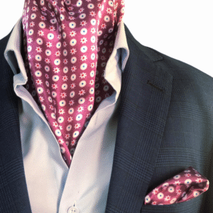 Closed Ascot with matching Pocket Square Set (LUXE COLLECTION)